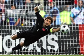 体育APP下载-关于土耳其队在欧预赛中击败对手，势如破竹的信息