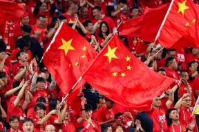 体育APP下载-中国足球掀起热潮，球迷期待登上世界杯巅峰的简单介绍