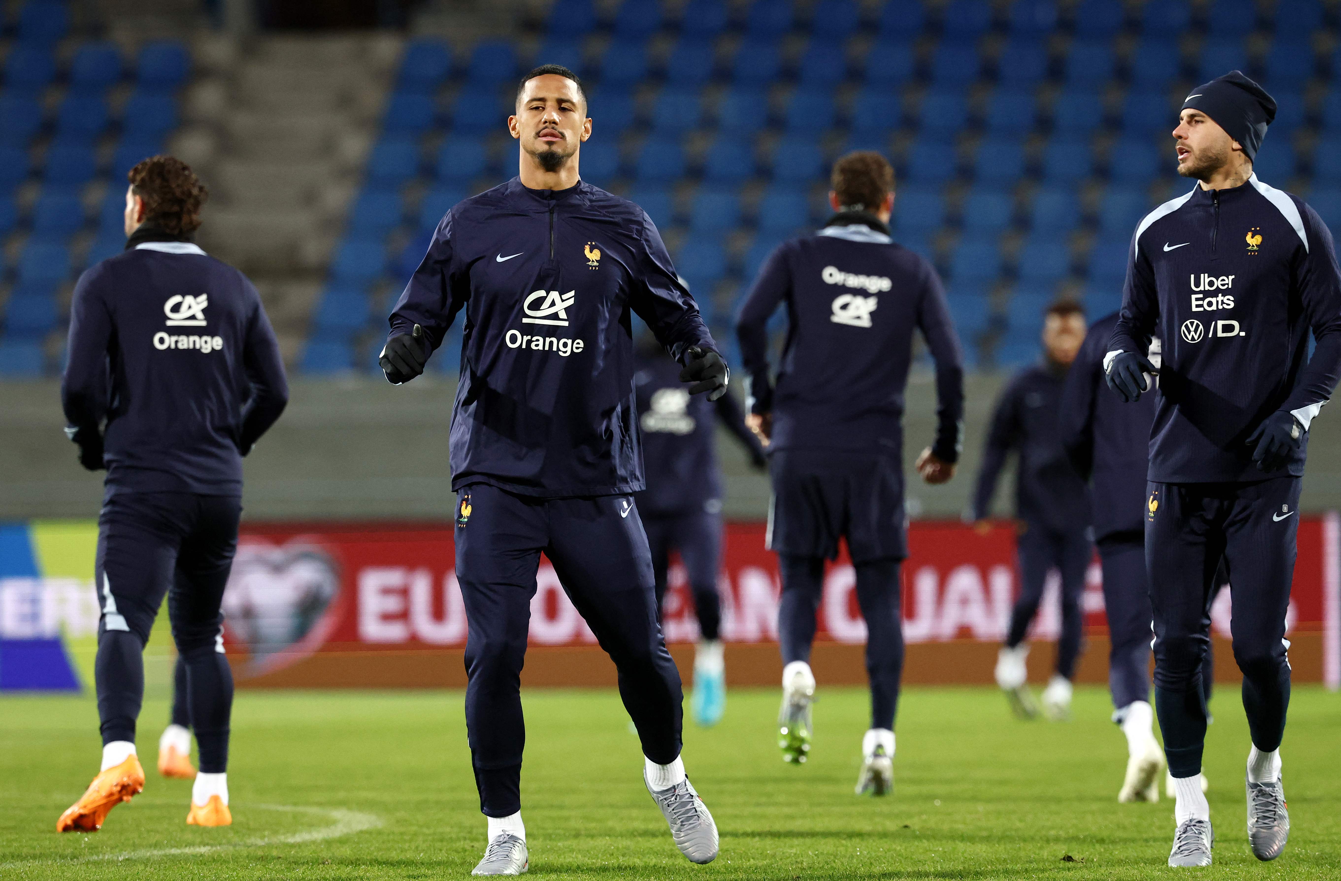 包含法国队大胜，队长荣膺最佳表现奖的词条