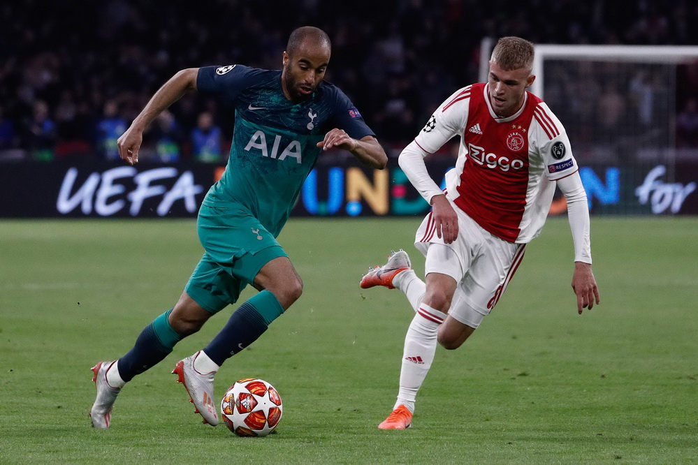 包含阿贾克斯客场以比大胜,创下本赛季最大比分胜利的词条 包含阿贾克斯客场以比大胜,创下本赛季最大比分胜利的词条