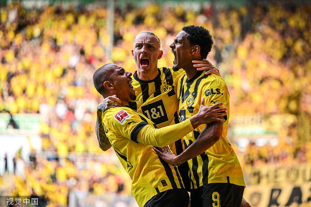 新疆飞虎队重夺榜首，击败对手取胜